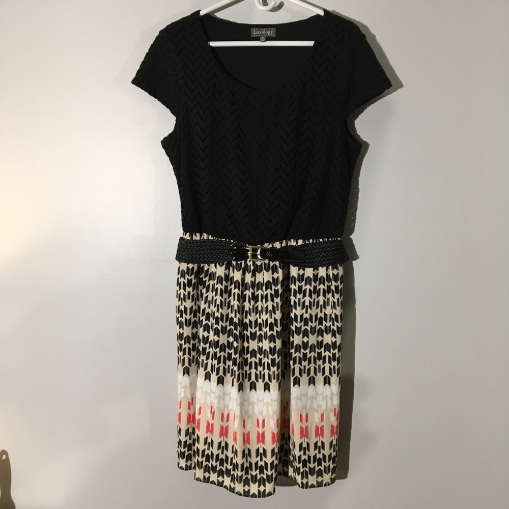 Beautiful Dress. Belted. XL chevron design